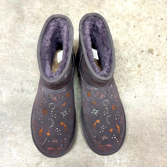 Ugg Womens Gray Classic Zodiac Mini Boots Size 8 - Picture 1 of 6